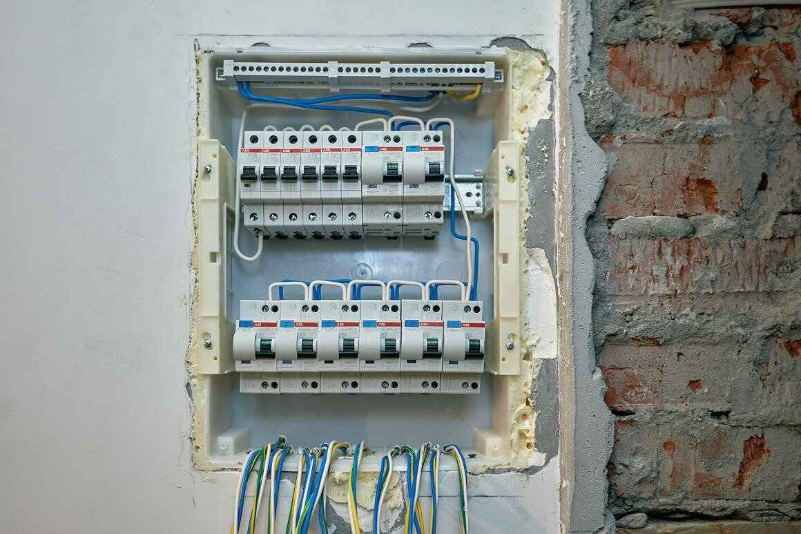 Установка электрических щитов